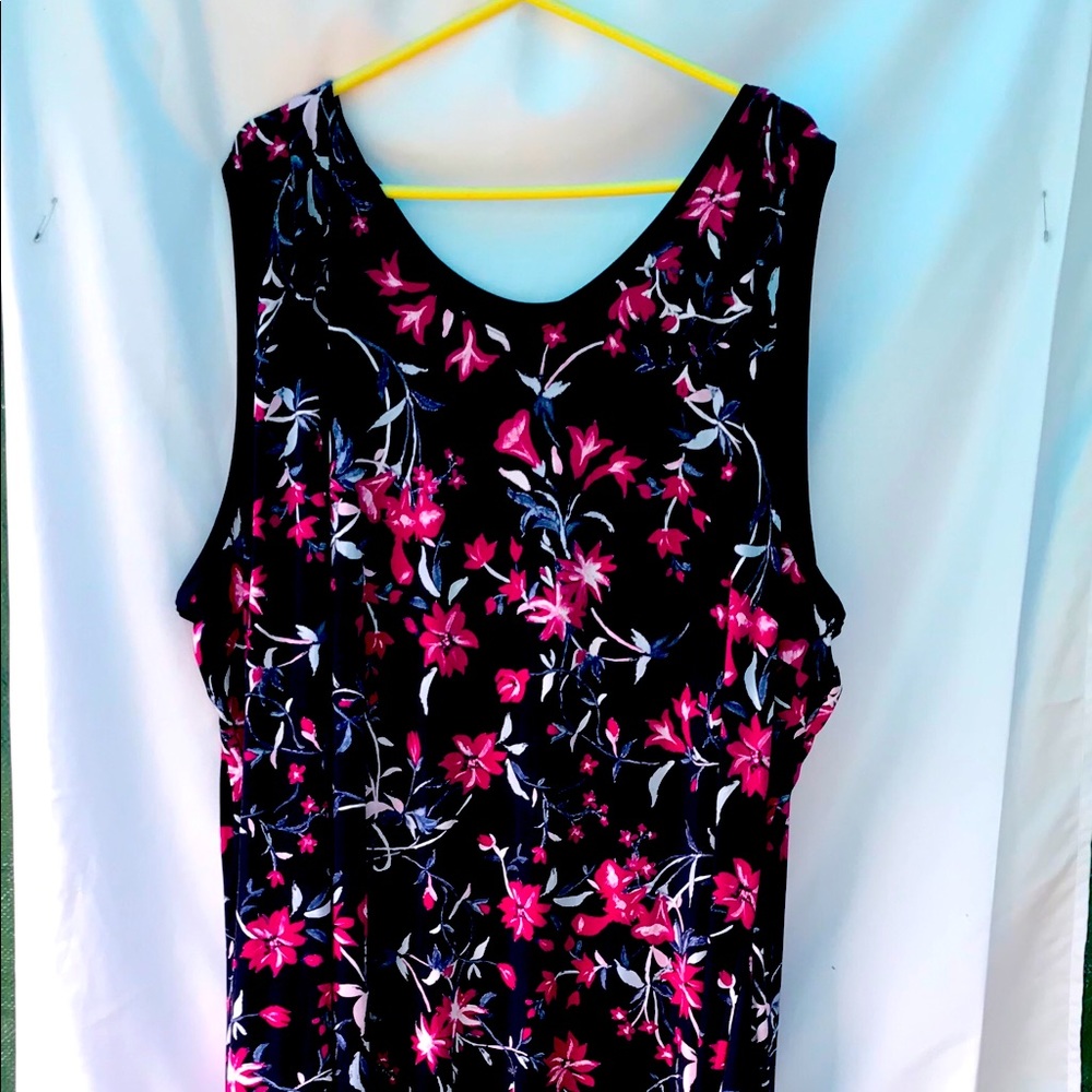 long summer dress Beautiful floral print never worn